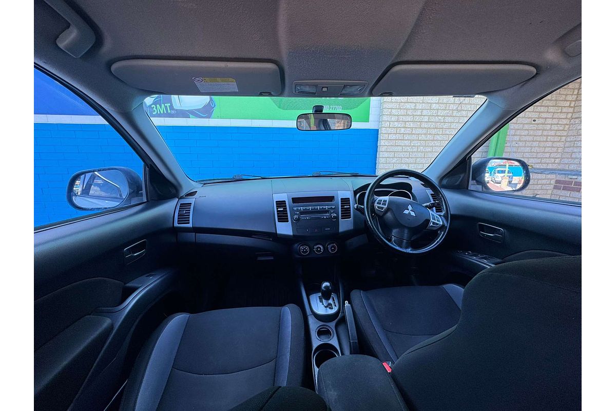 2011 Mitsubishi Outlander LS ZH