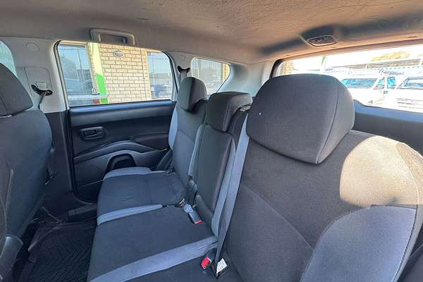 2011 Mitsubishi Outlander LS ZH