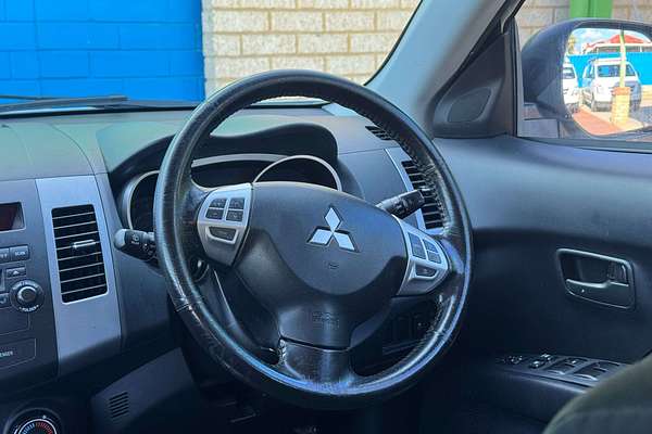 2011 Mitsubishi Outlander LS ZH