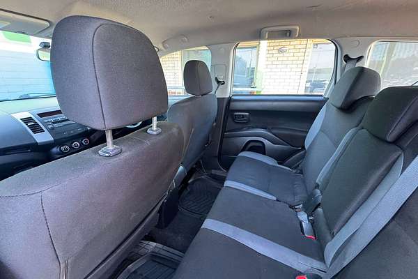 2011 Mitsubishi Outlander LS ZH