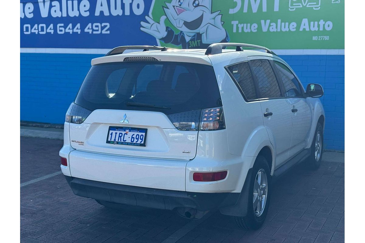 2011 Mitsubishi Outlander LS ZH