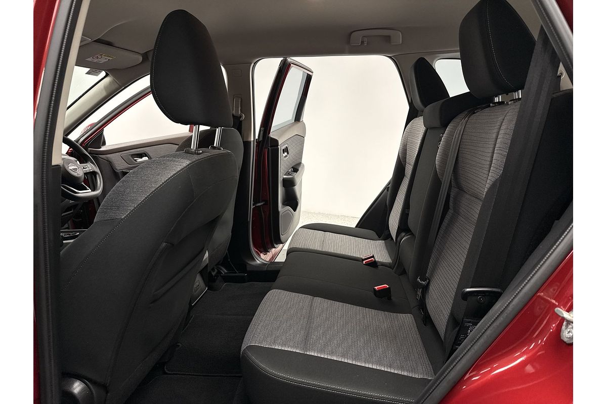 2022 Nissan X-TRAIL ST T33