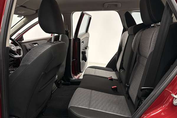 2022 Nissan X-TRAIL ST T33