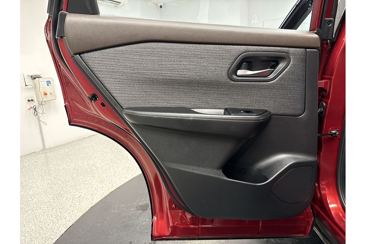 2022 Nissan X-TRAIL ST T33