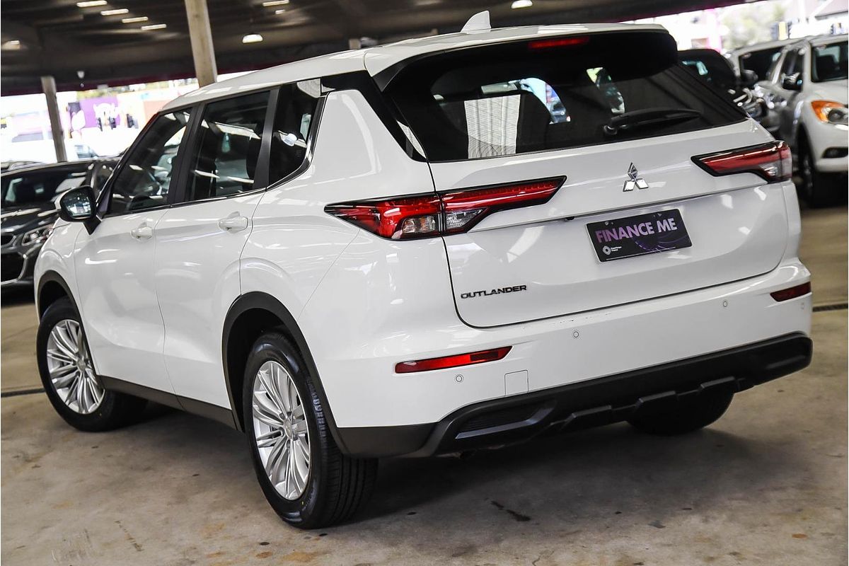 2024 Mitsubishi Outlander ES ZM