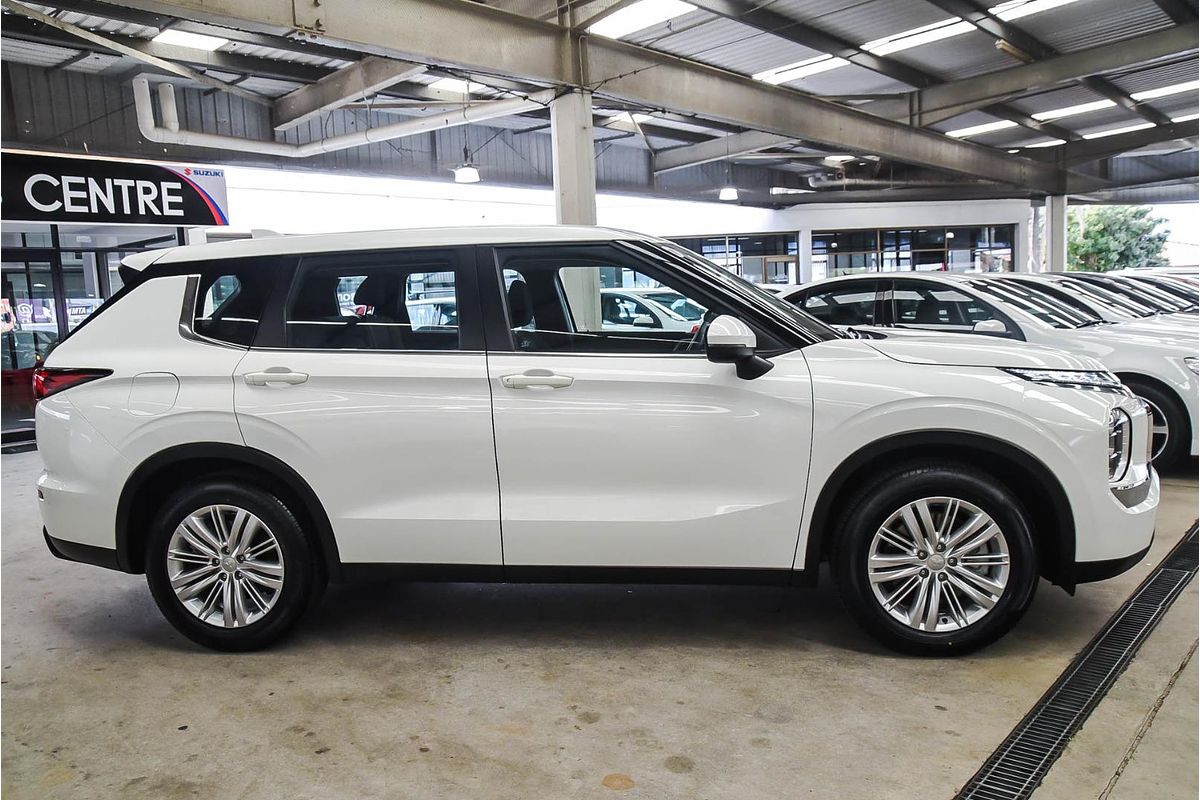 2024 Mitsubishi Outlander ES ZM