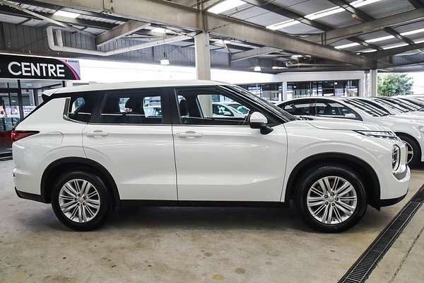 2024 Mitsubishi Outlander ES ZM