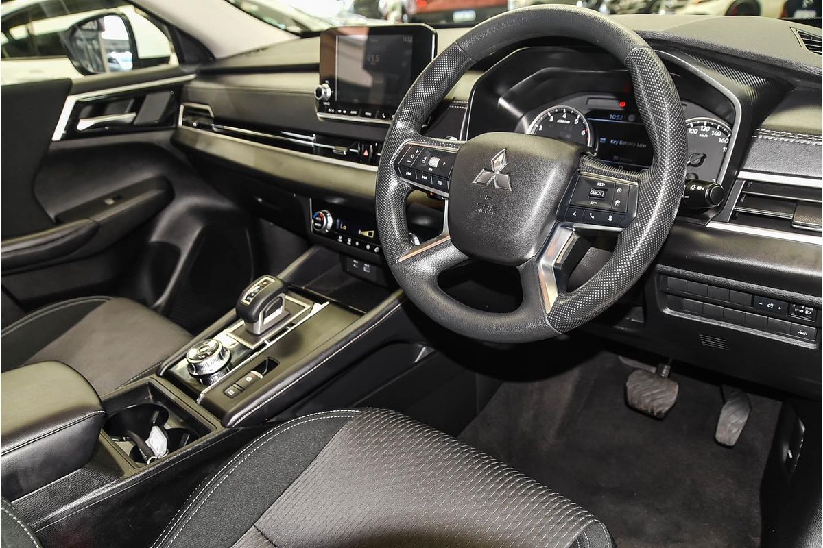 2024 Mitsubishi Outlander ES ZM
