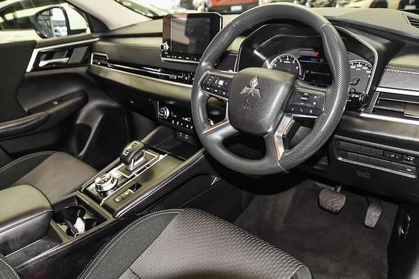 2024 Mitsubishi Outlander ES ZM