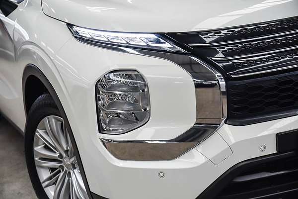 2024 Mitsubishi Outlander ES ZM