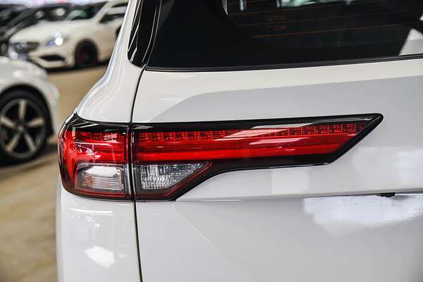 2024 Mitsubishi Outlander ES ZM