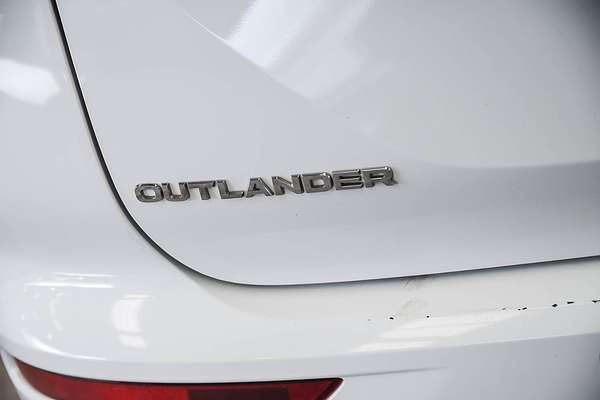 2024 Mitsubishi Outlander ES ZM