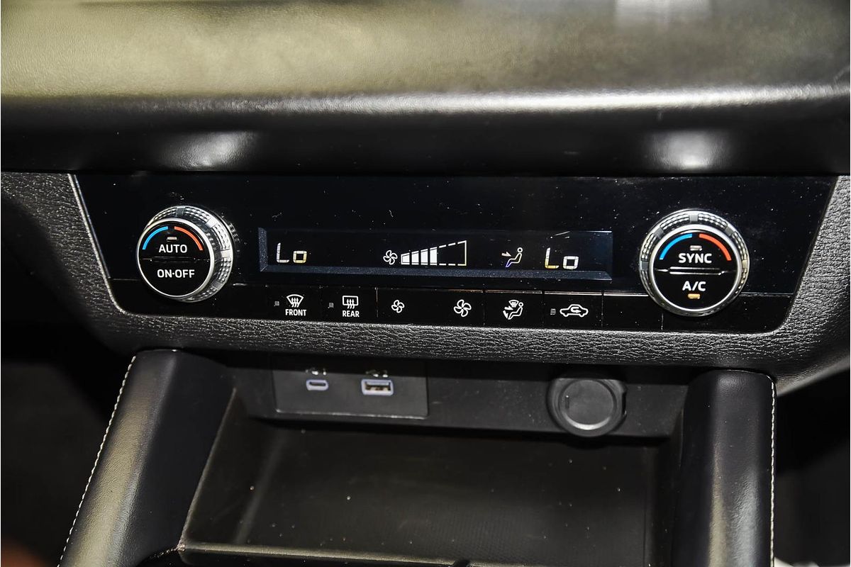 2024 Mitsubishi Outlander ES ZM