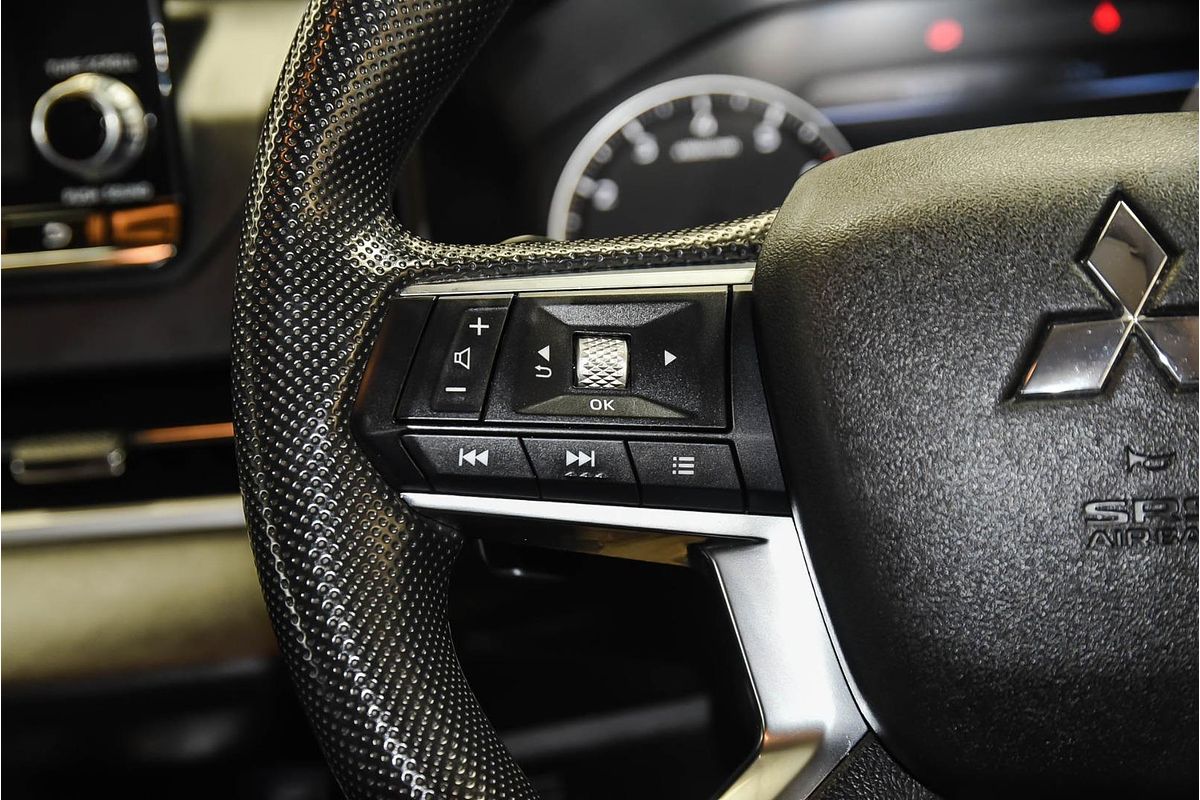 2024 Mitsubishi Outlander ES ZM