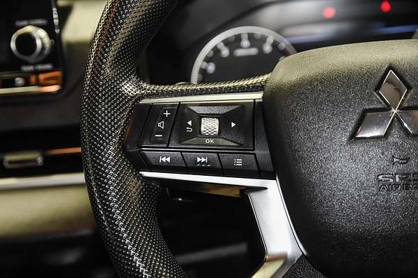 2024 Mitsubishi Outlander ES ZM