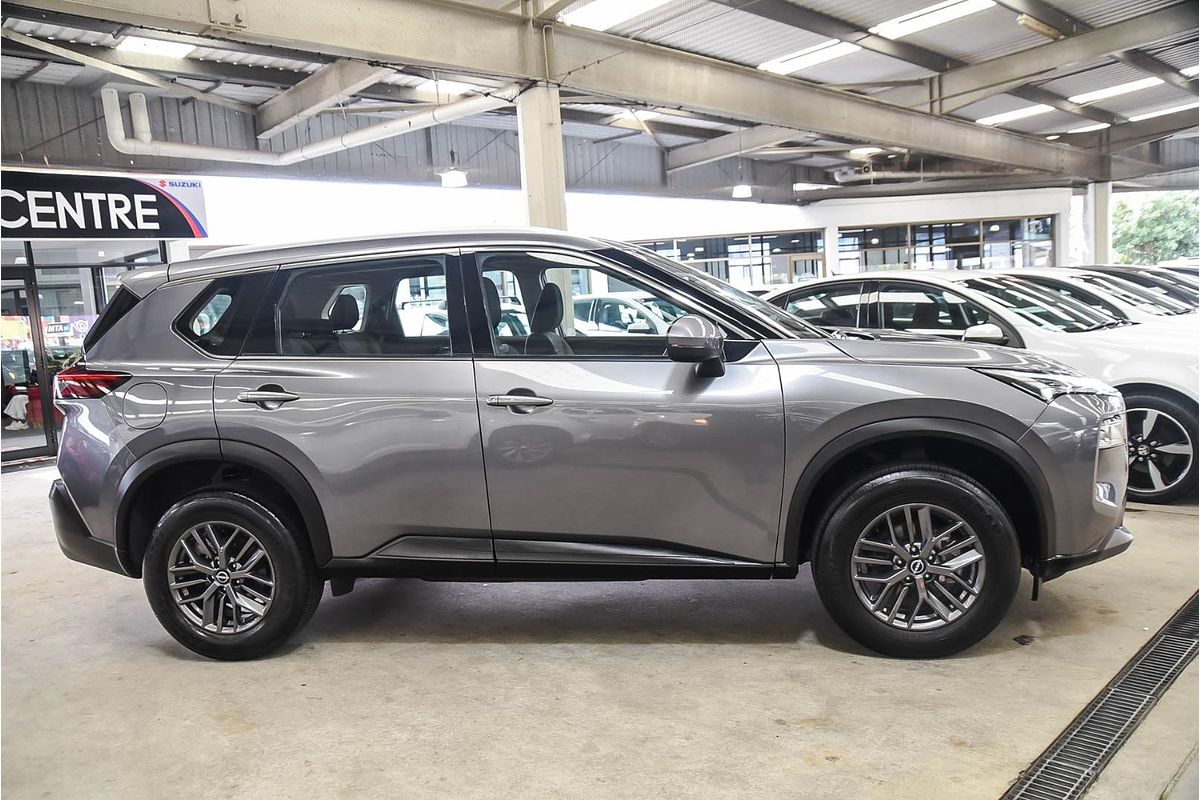 2024 Nissan X-TRAIL ST T33