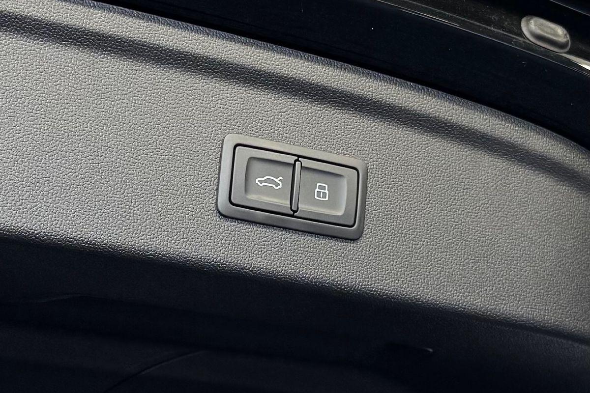 2024 Audi A3 35 TFSI S LINE (MHEV) 8Y MY25