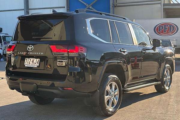 2024 Toyota Landcruiser Sahara FJA300R