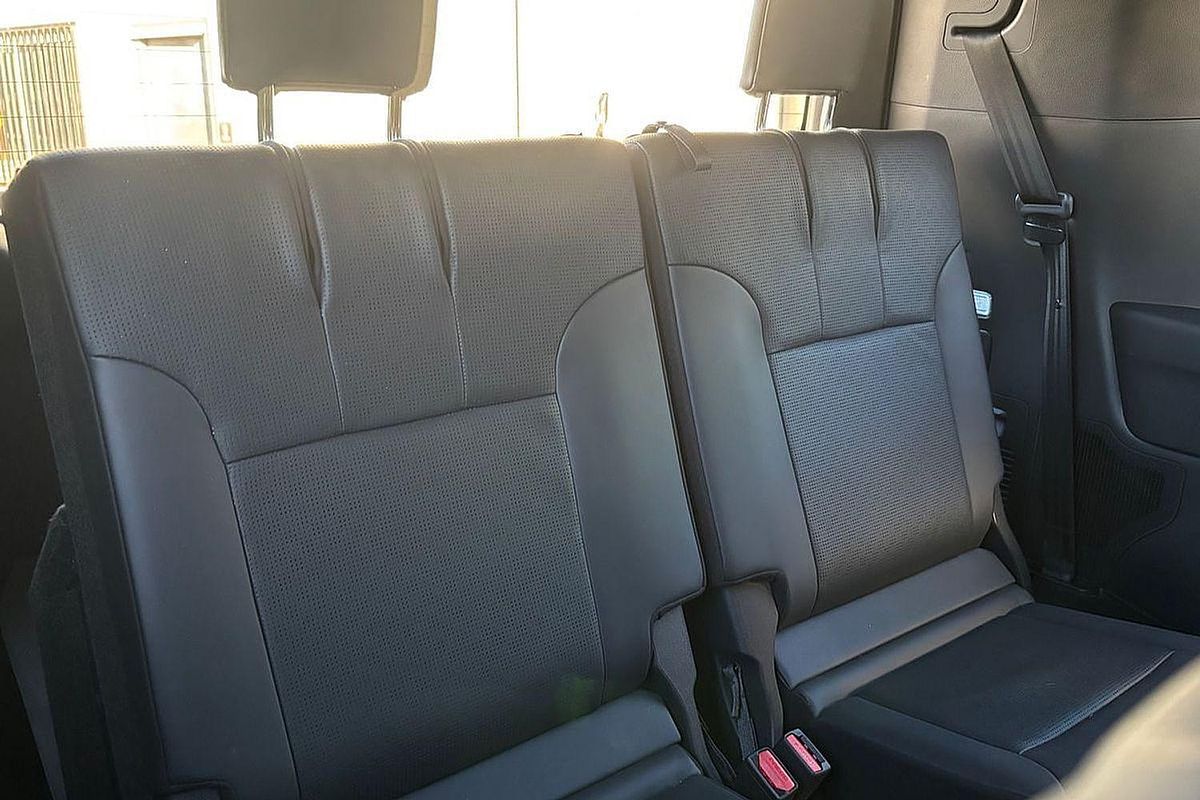 2024 Toyota Landcruiser Sahara FJA300R