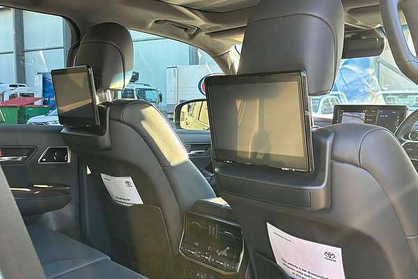 2024 Toyota Landcruiser Sahara FJA300R