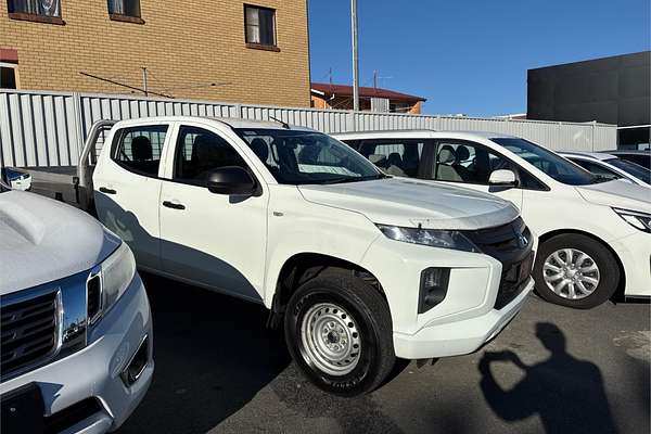 2021 Mitsubishi Triton GLX MR 4X4