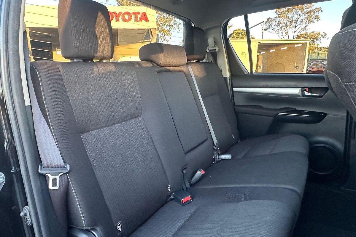 2023 Toyota Hilux SR5 GUN126R 4X4