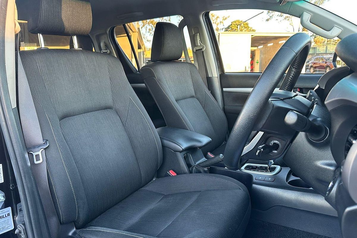 2023 Toyota Hilux SR5 GUN126R 4X4