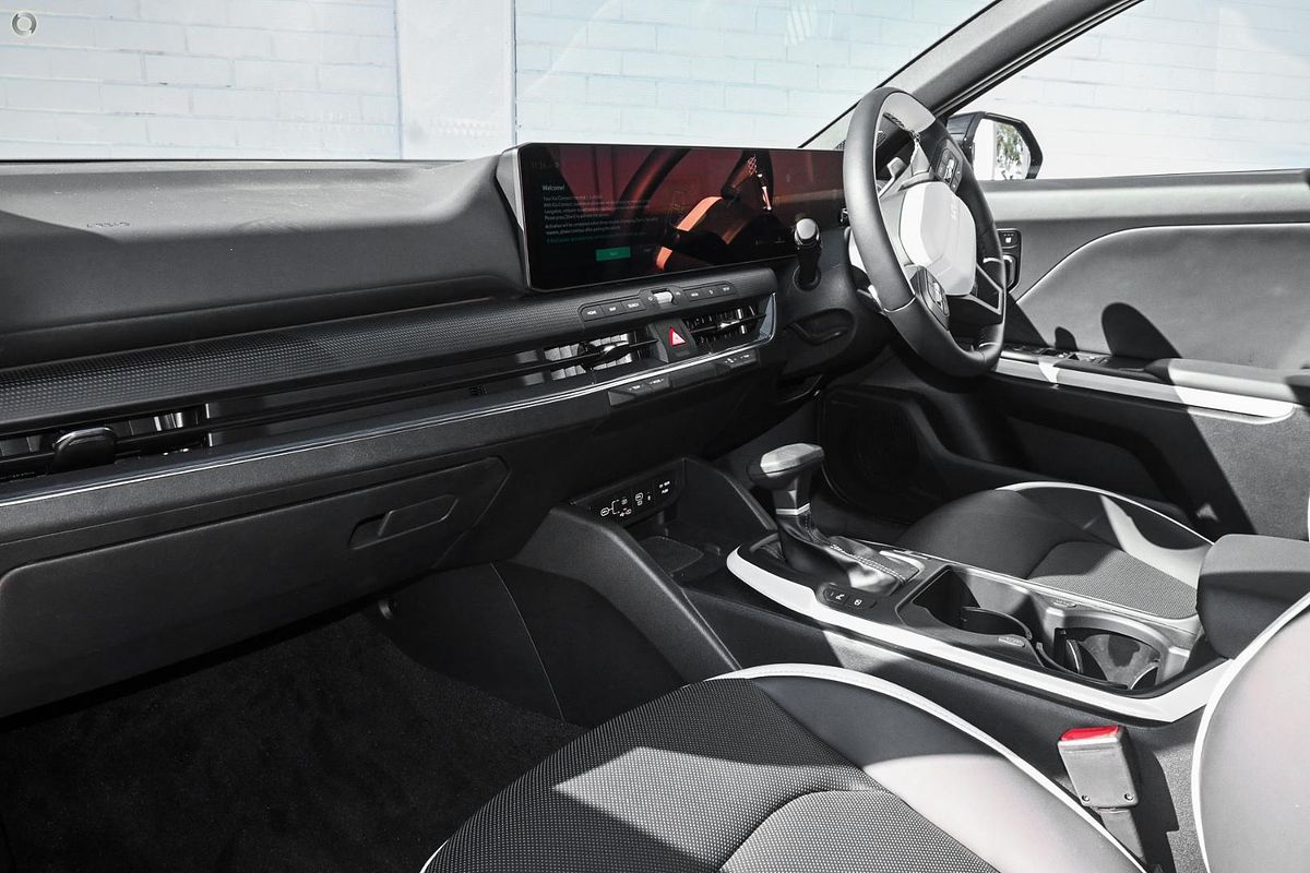 2025 Kia K4 GT-Line CL4m