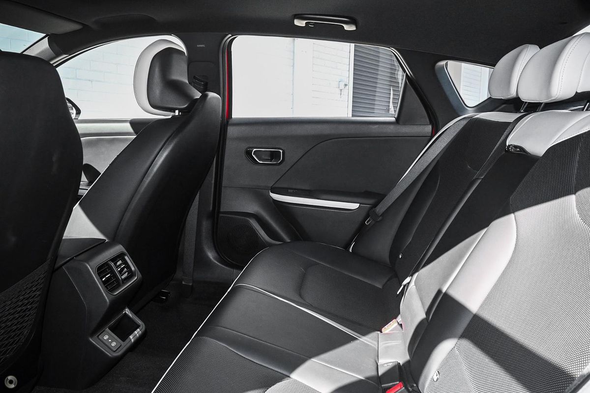 2025 Kia K4 GT-Line CL4m