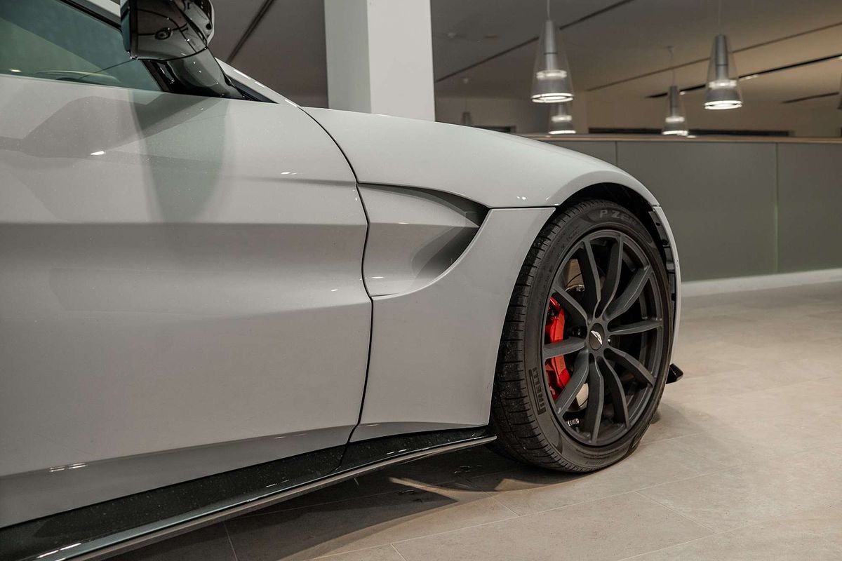2022 Aston Martin Vantage