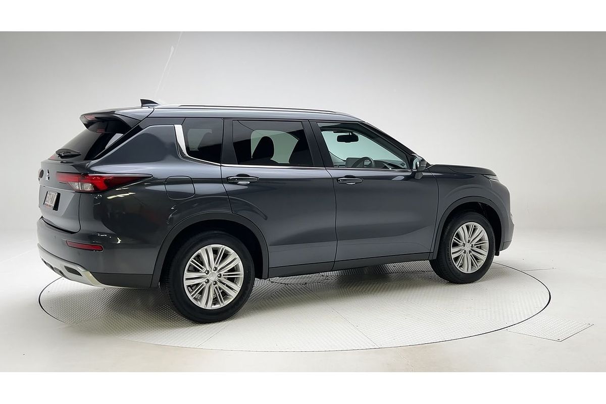 2024 Mitsubishi Outlander LS ZM