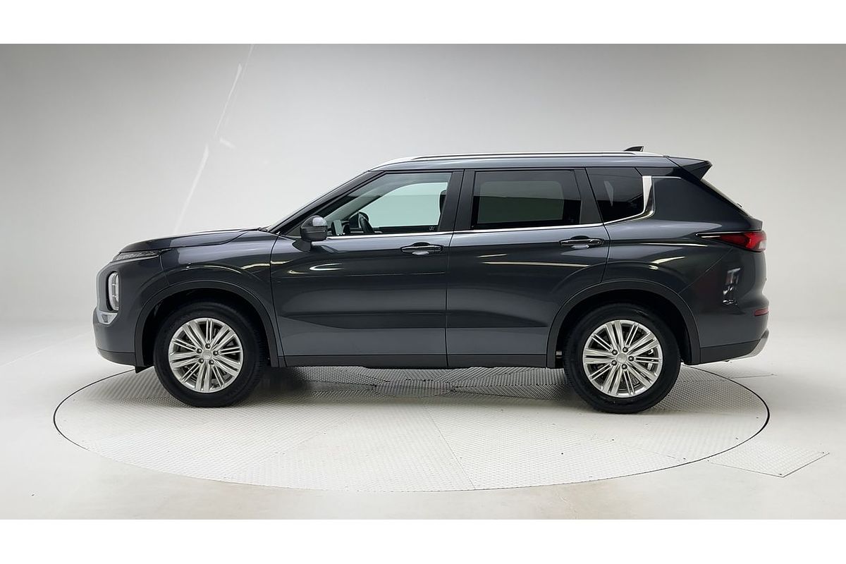 2024 Mitsubishi Outlander LS ZM
