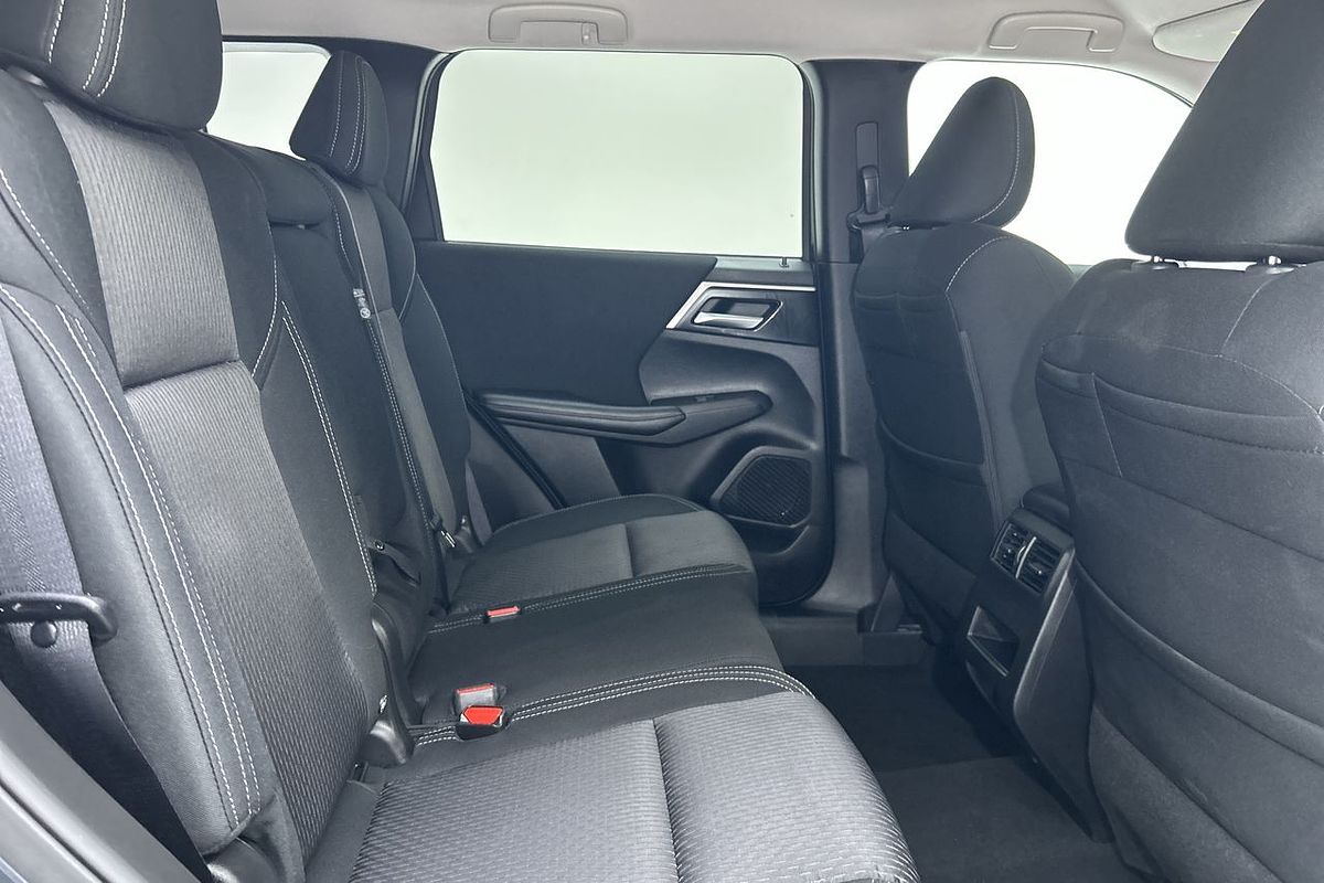 2024 Mitsubishi Outlander LS ZM