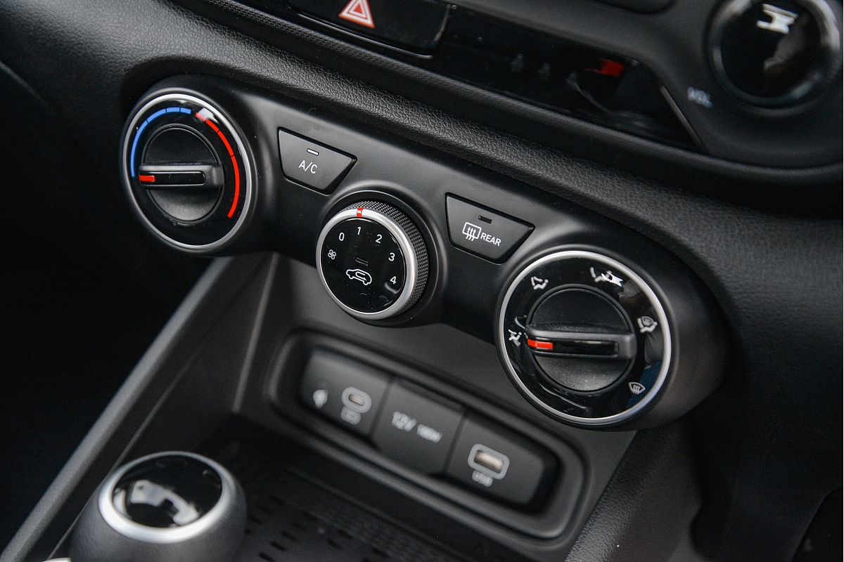 2025 Hyundai Venue Active QX.V5