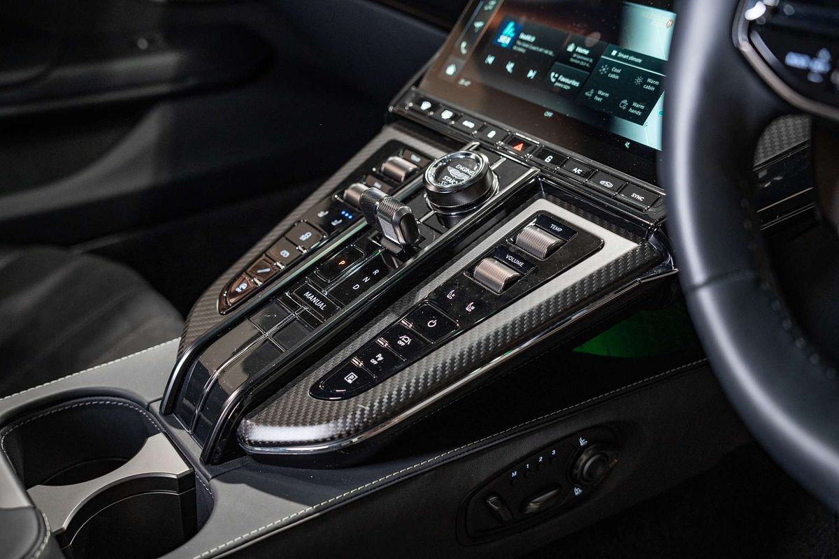 2024 Aston Martin Vantage