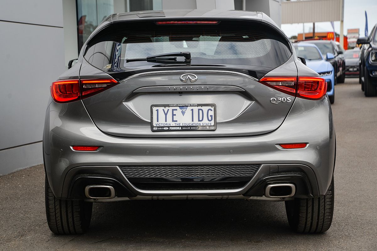 2018 INFINITI Q30 Sport H15