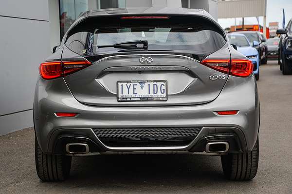 2018 INFINITI Q30 Sport H15