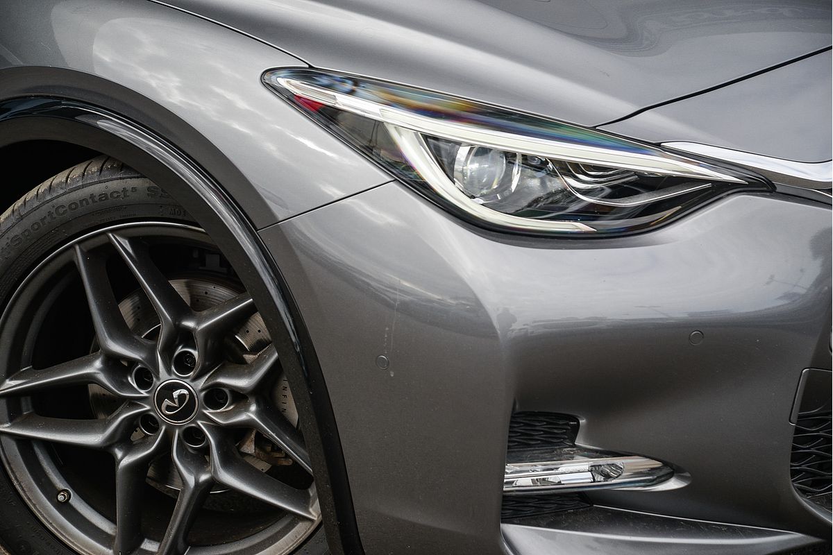 2018 INFINITI Q30 Sport H15
