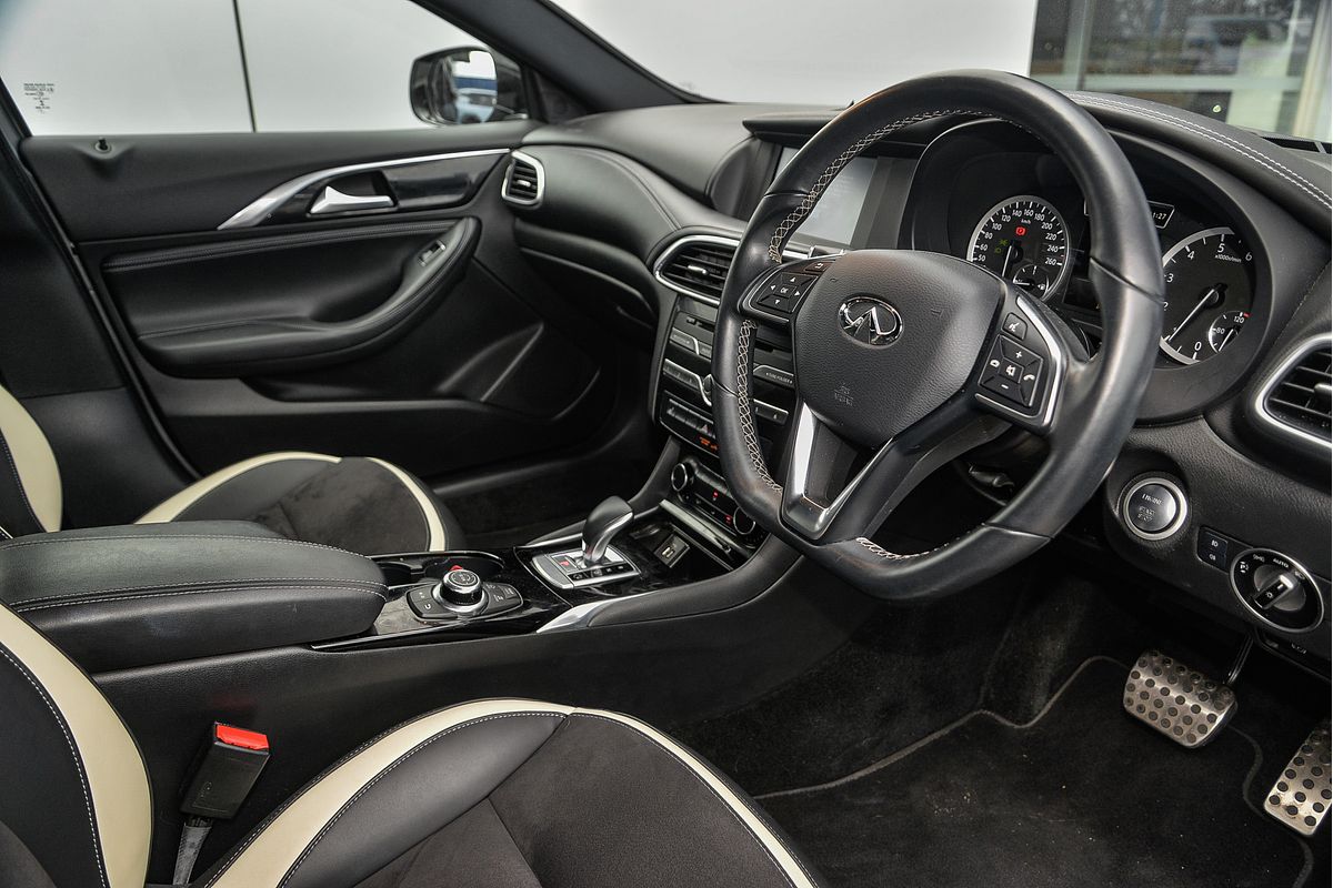 2018 INFINITI Q30 Sport H15