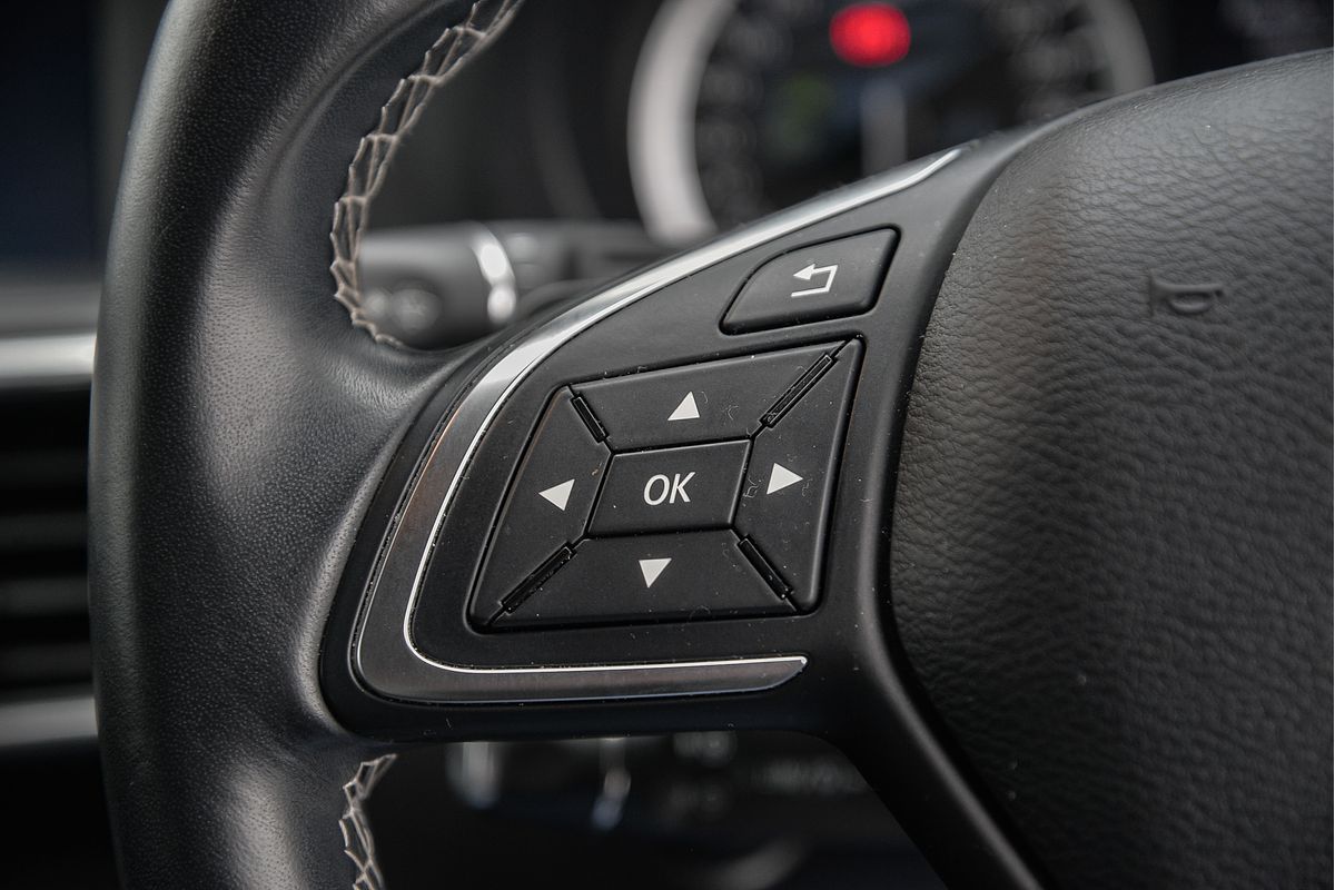 2018 INFINITI Q30 Sport H15