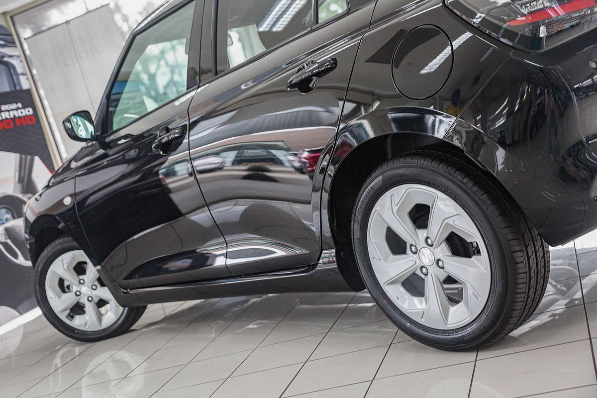 2025 Suzuki Swift Hybrid Plus UZ