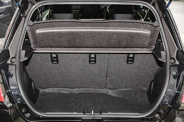 2025 Suzuki Swift Hybrid Plus UZ