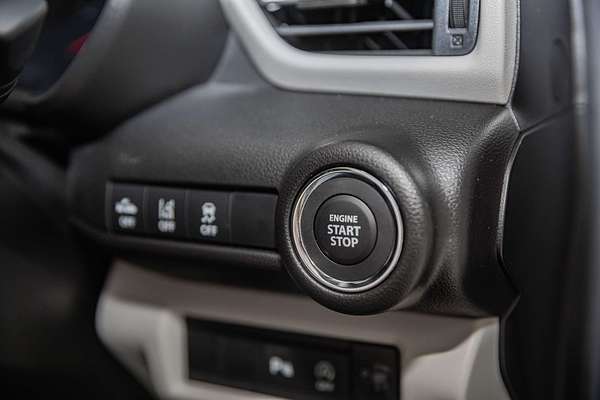 2025 Suzuki Swift Hybrid Plus UZ