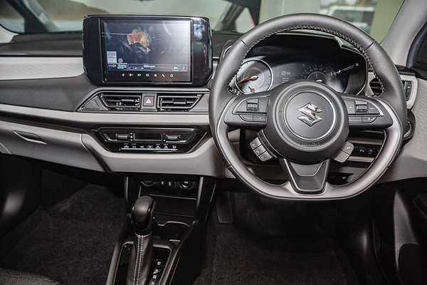 2025 Suzuki Swift Hybrid Plus UZ