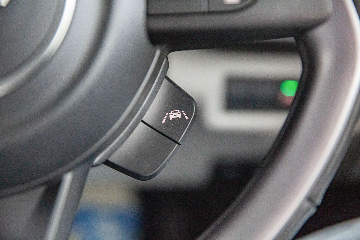 2025 Suzuki Swift Hybrid Plus UZ