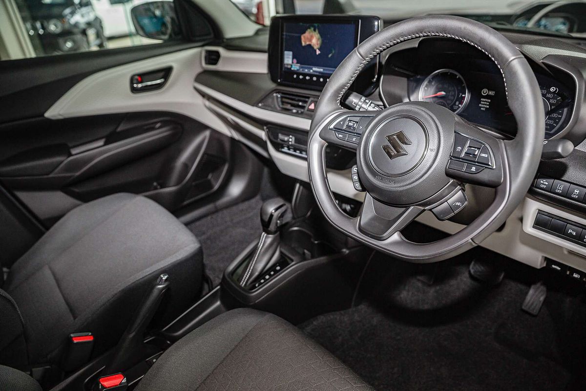 2025 Suzuki Swift Hybrid Plus UZ