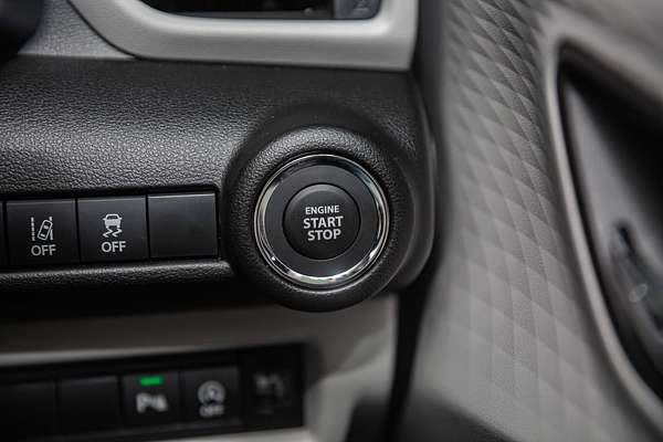 2025 Suzuki Swift Hybrid Plus UZ