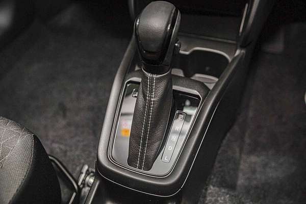 2025 Suzuki Swift Hybrid Plus UZ
