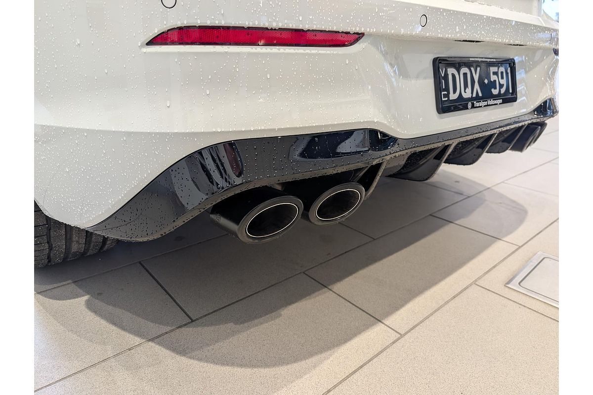 2025 Volkswagen Golf R Black Edition 8.5