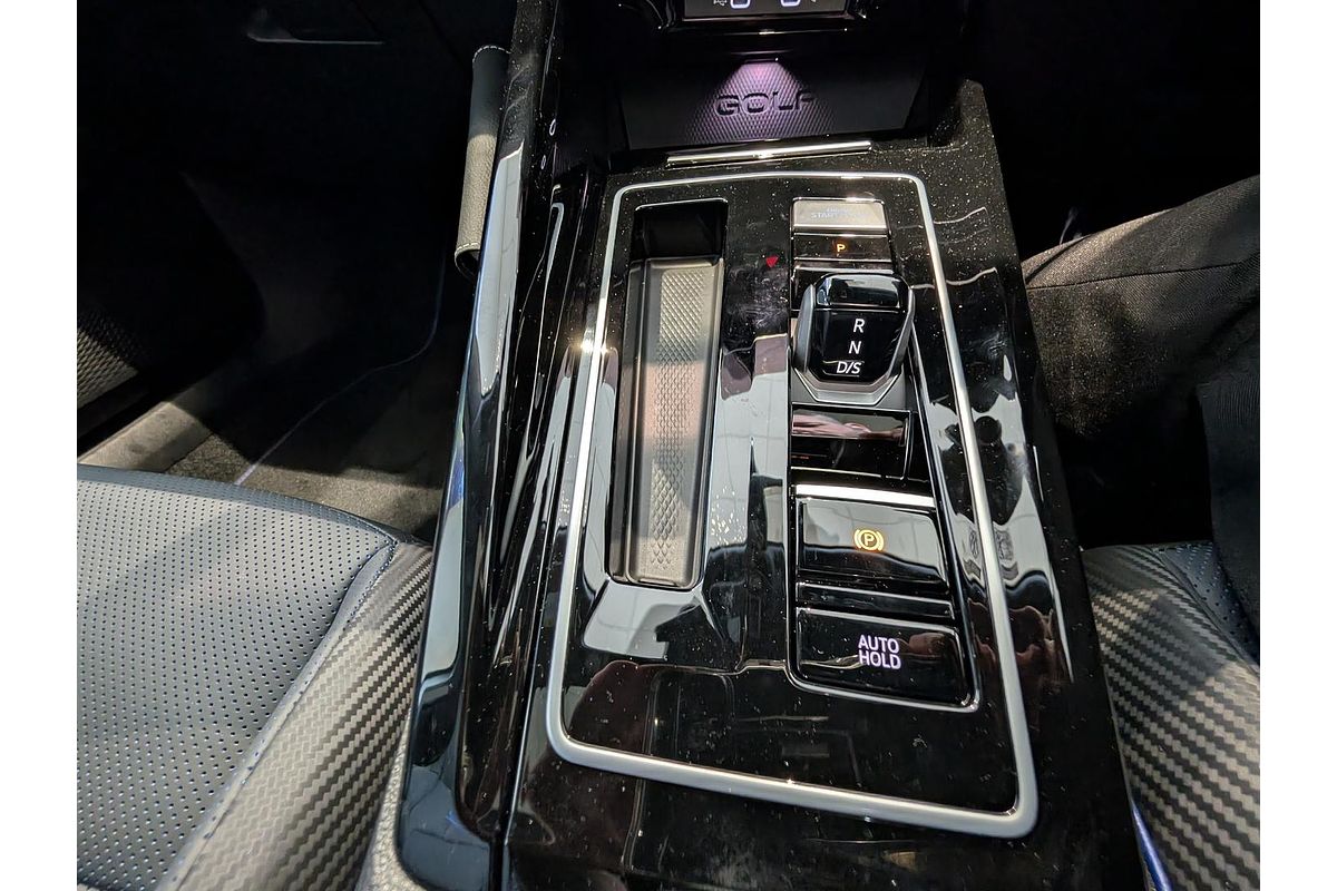 2025 Volkswagen Golf R Black Edition 8.5
